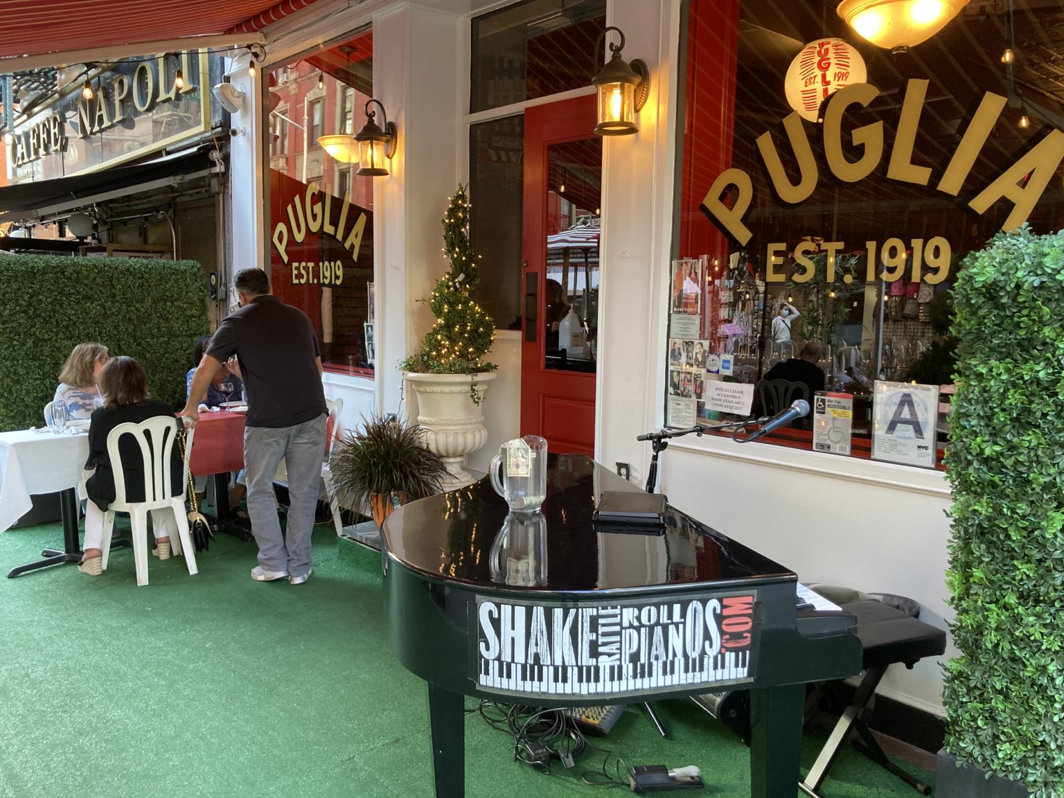 Piano Bar NYC Outdoors! Shake Rattle & Roll Dueling Pianos NYC